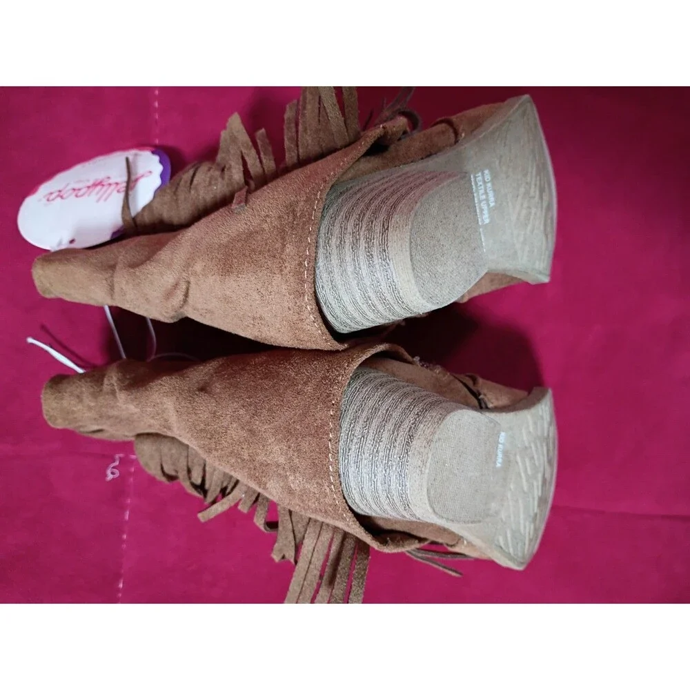 brown Jellypop Kurra kids' fringe boots featuring a soft. Size 12      #18